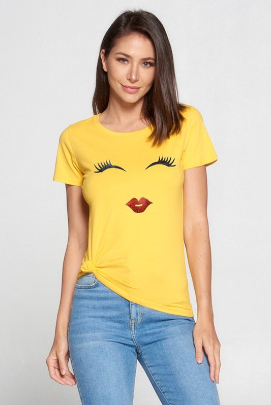 Tshirt mostaza de ojos y labios manga corta